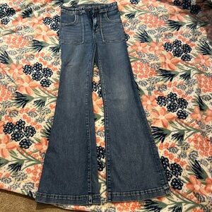 AMERICAN EAGLE JEANS!